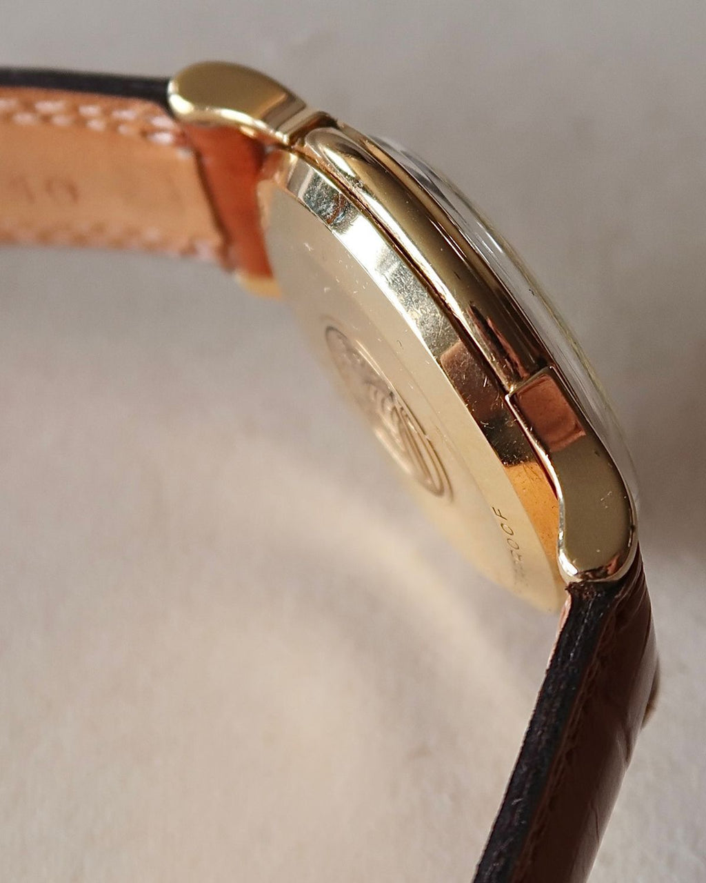 Omega 2852