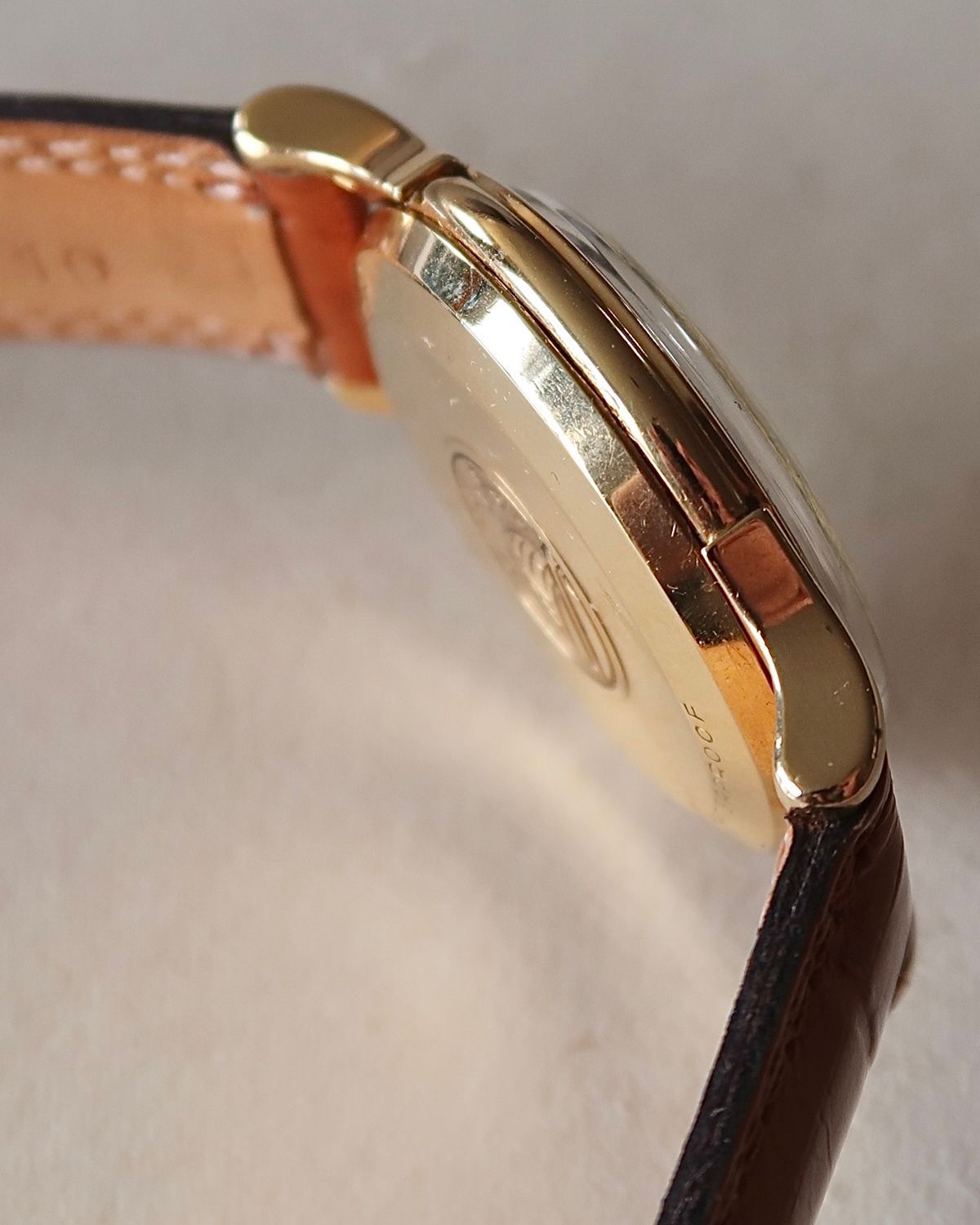 Omega 2852