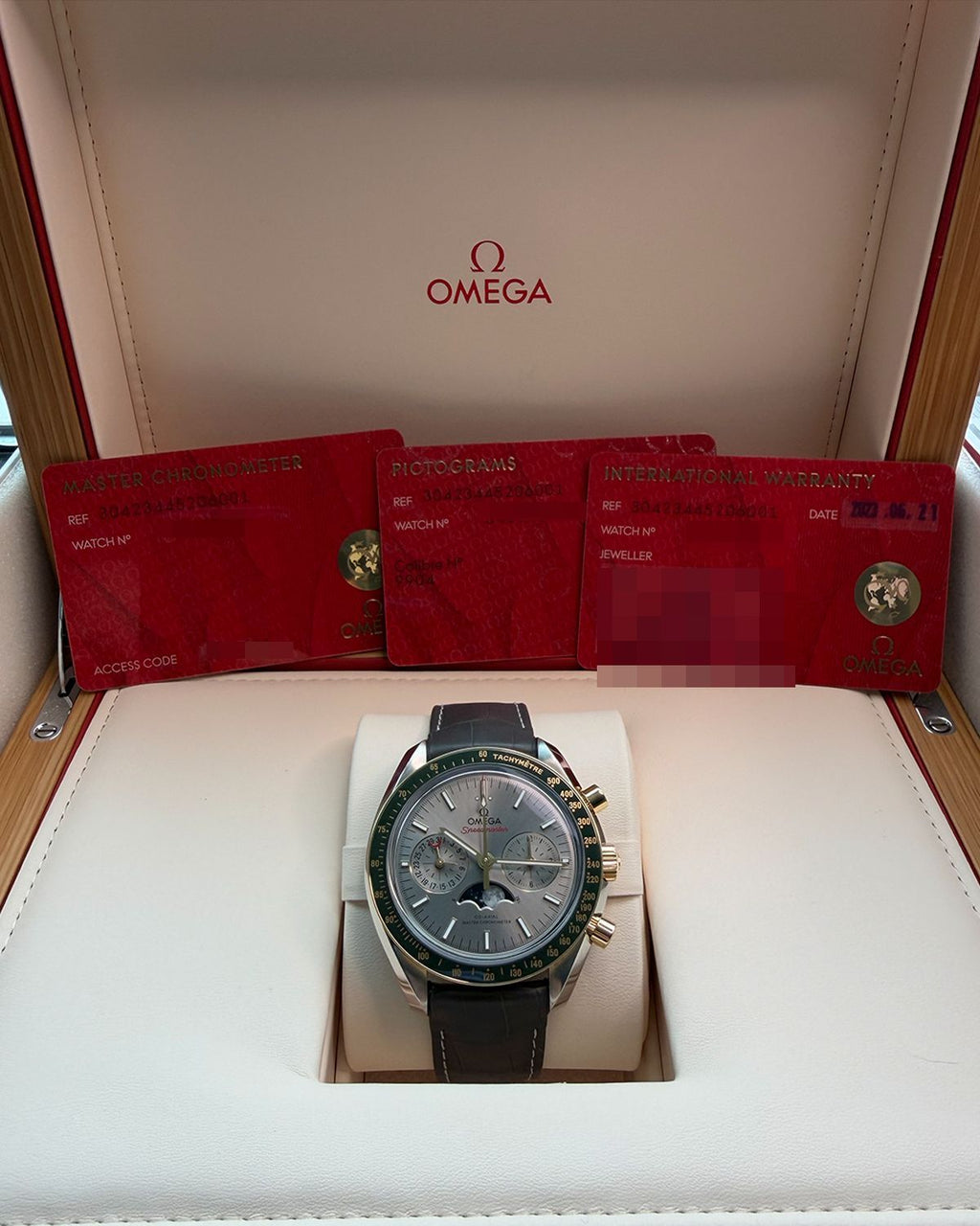 Omega 304.23.44.52.06.001