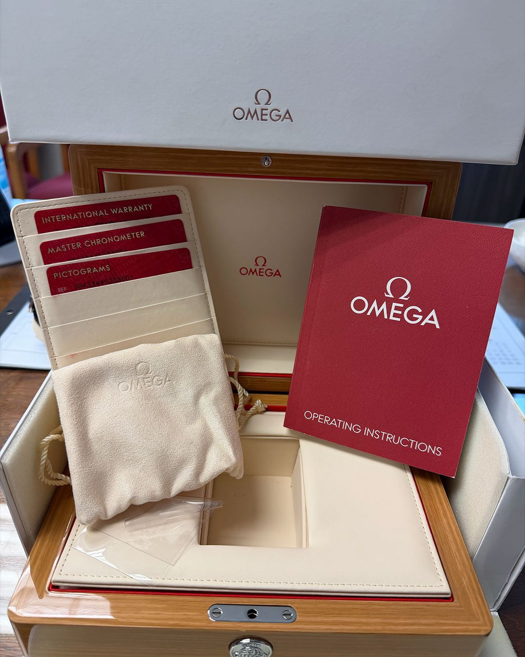 Omega 304.33.44.52.03.001