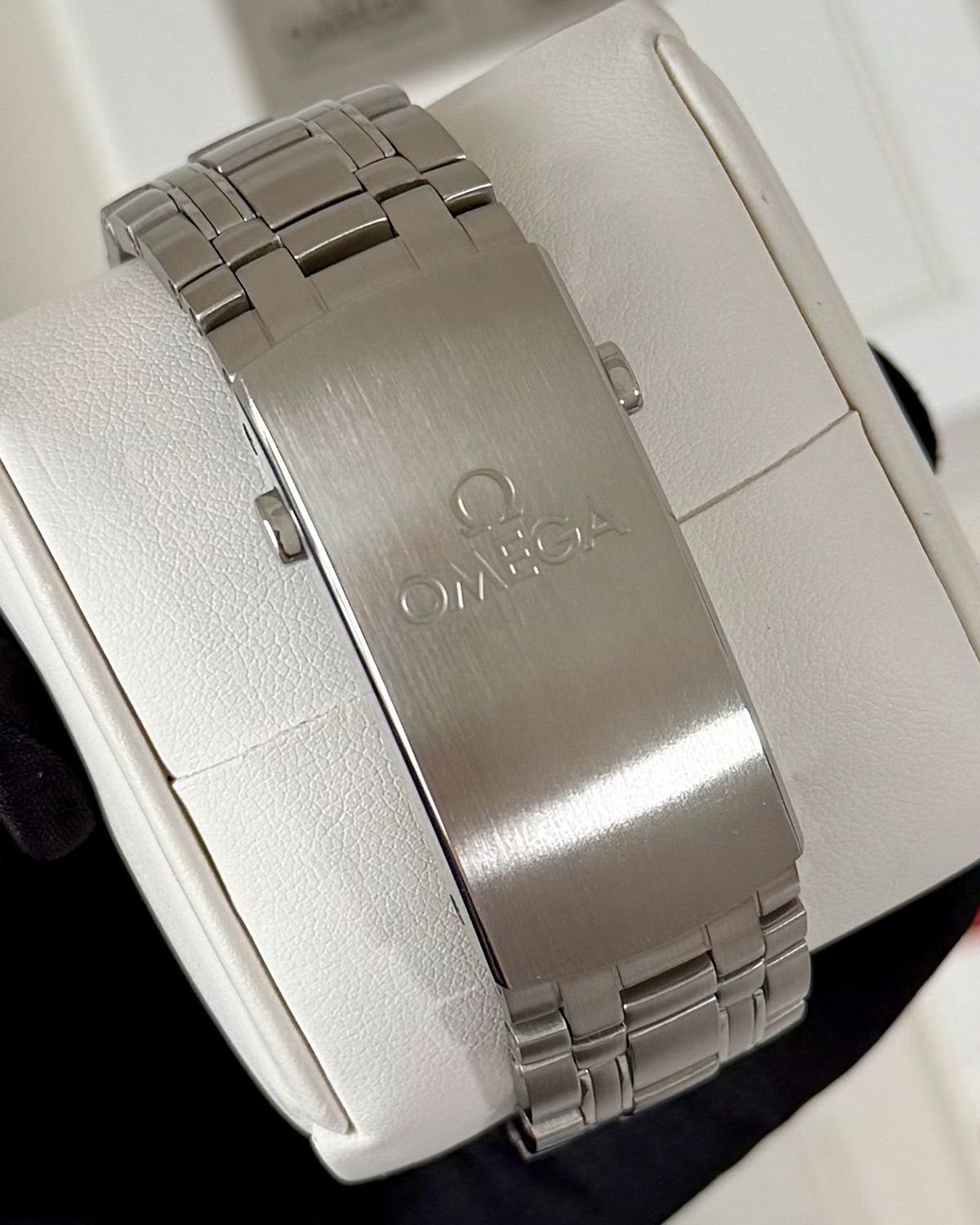 Omega 522.30.42.20.03.001