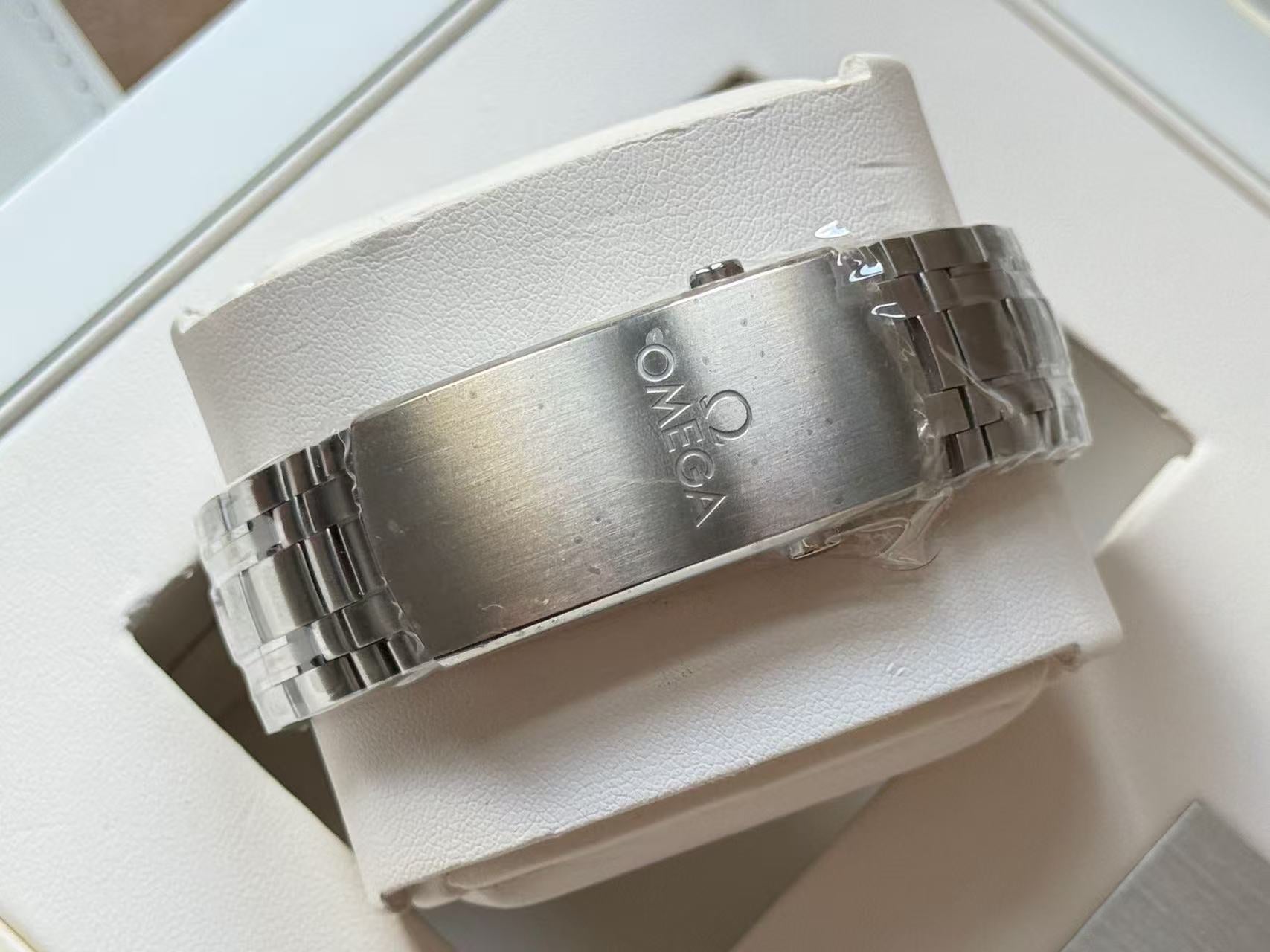 Omega 522.30.42.20.03.001
