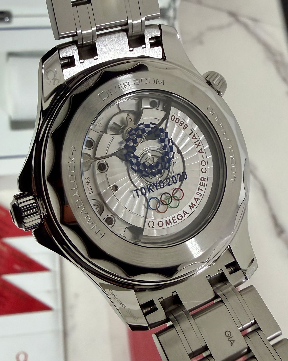Omega 522.30.42.20.04.001