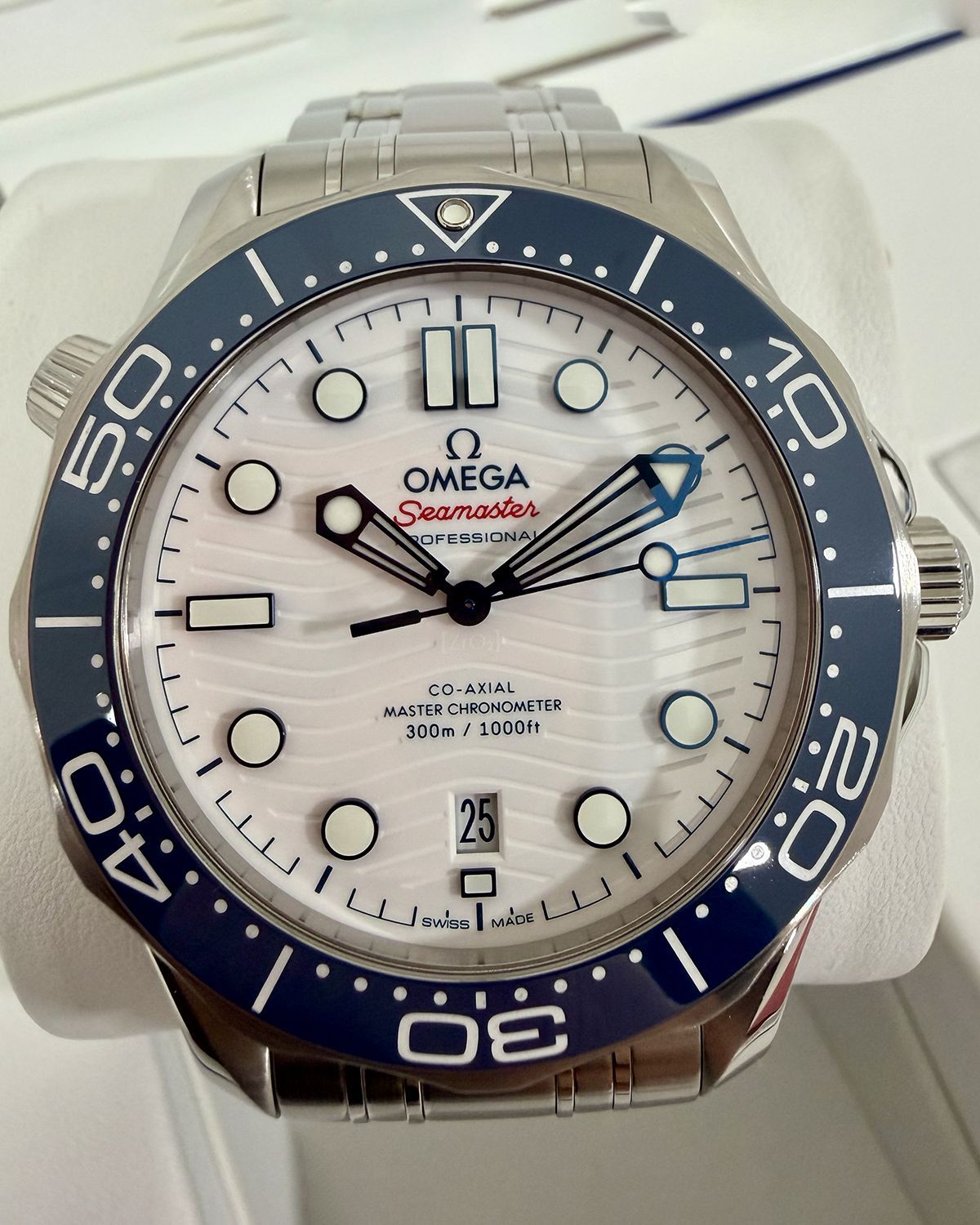 Omega 522.30.42.20.04.001